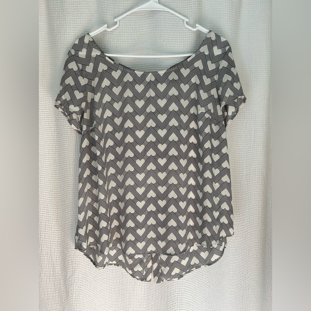 Torrid Women’s 00 blouse‎ with button detailing